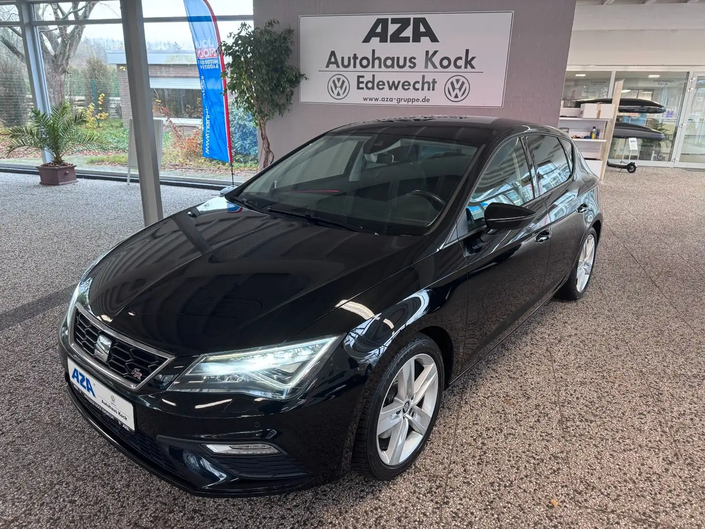 SEAT Leon 1,8 TSI DSG FR Schwarz - 1
