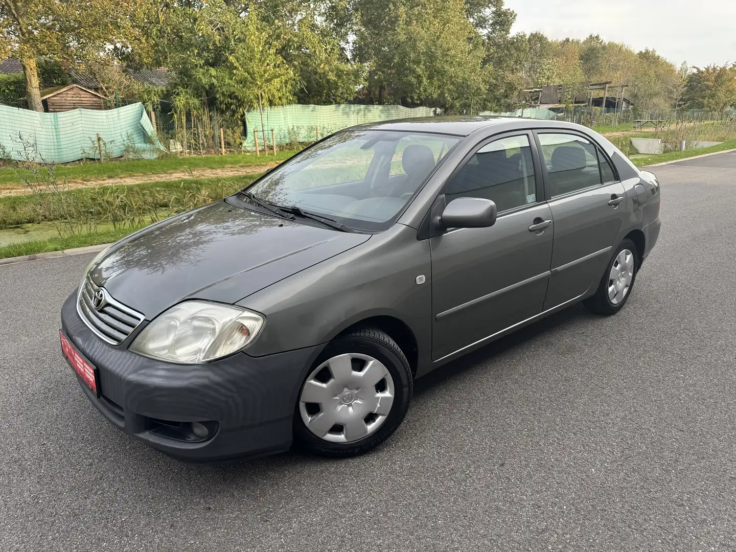 Toyota Corolla 1.6i essence + Clima Manual / Export Afrik Only Brun - 1