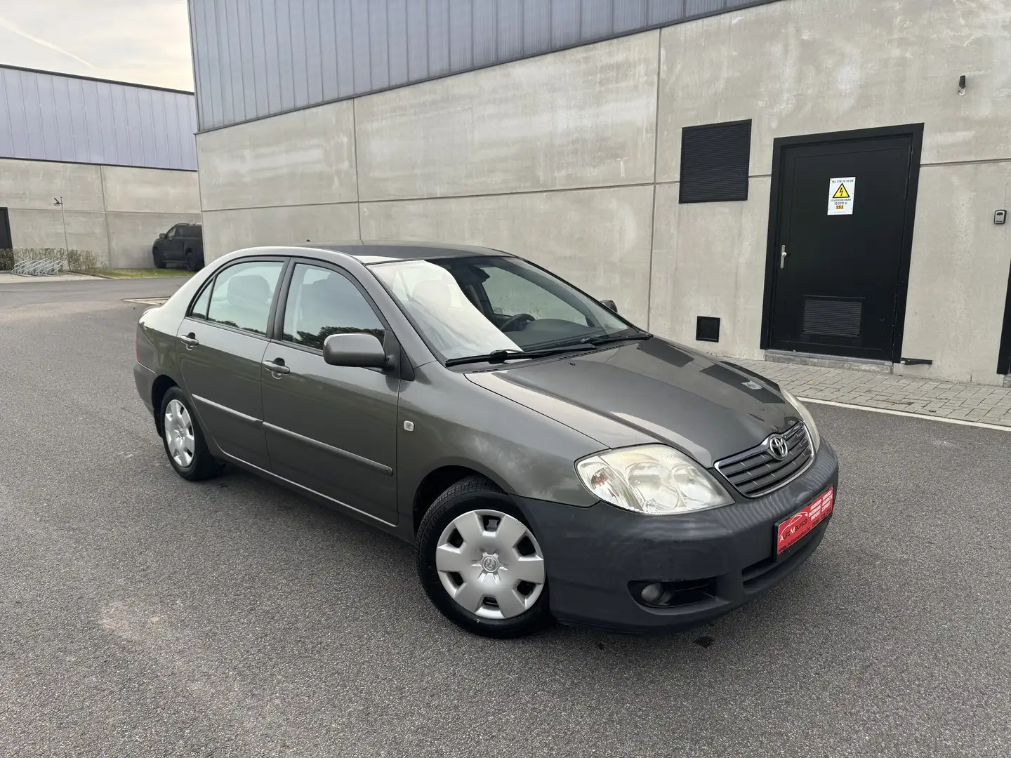 Toyota Corolla 1.6i essence + Clima Manual / Export Afrik Only Brun - 2