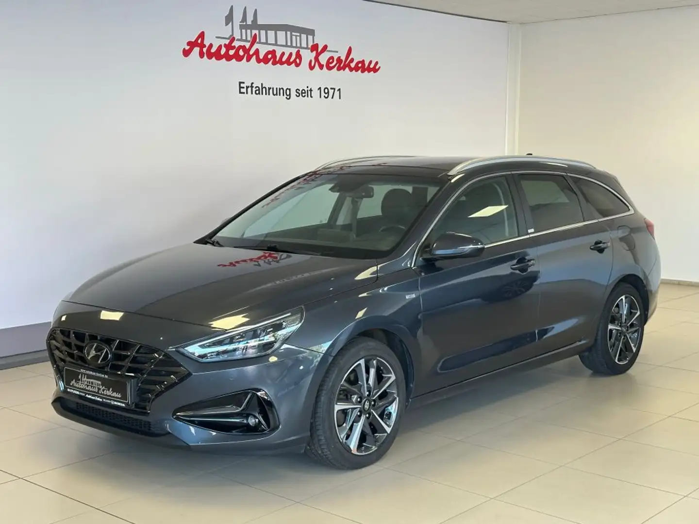 Hyundai i30 Kombi 1.6 CRDI Prime +AHK+Pano+Winterräder+ Argento - 1