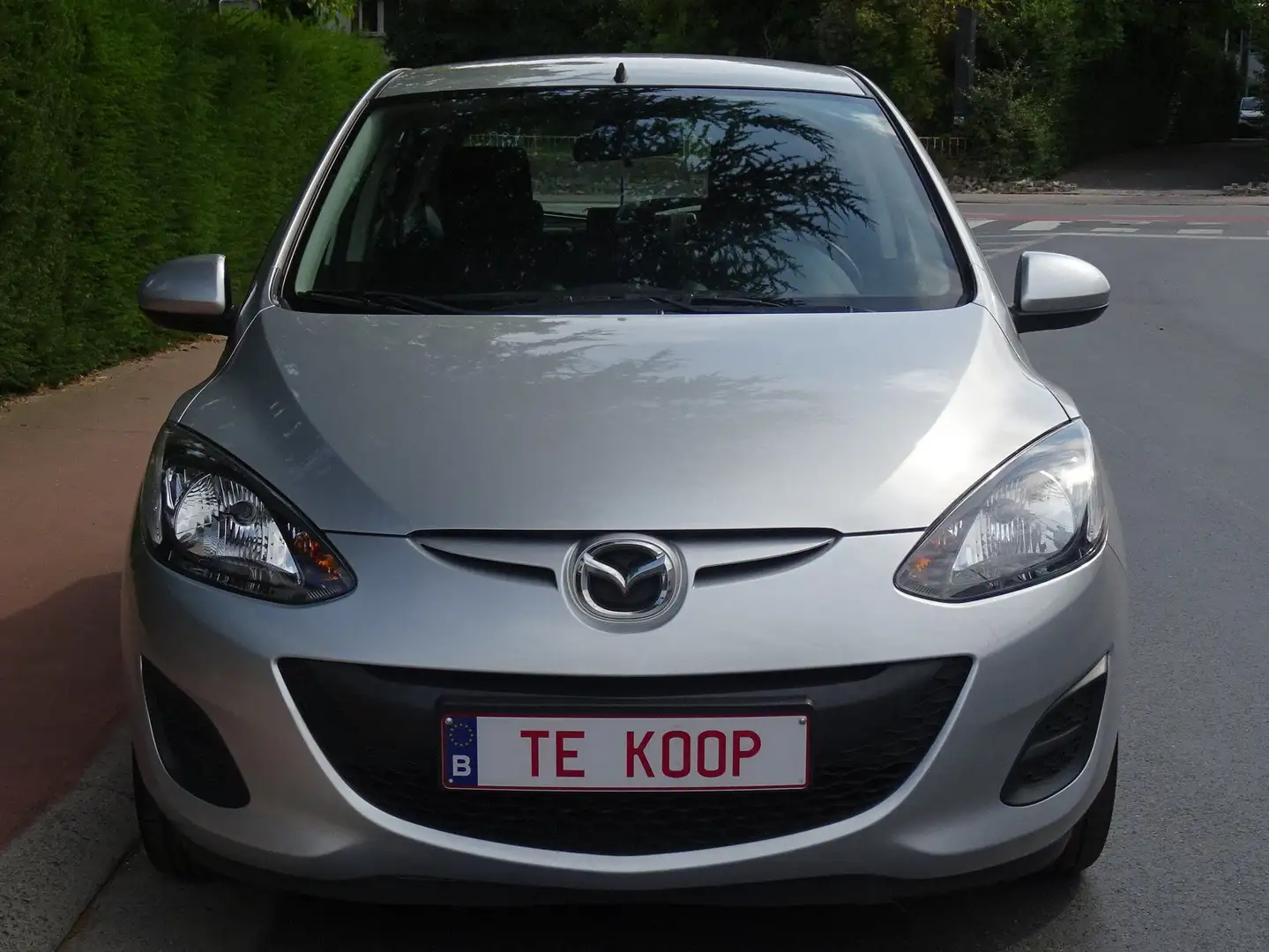 Mazda 2 2 1.5 MZR Activematik Center-Line Plateado - 2