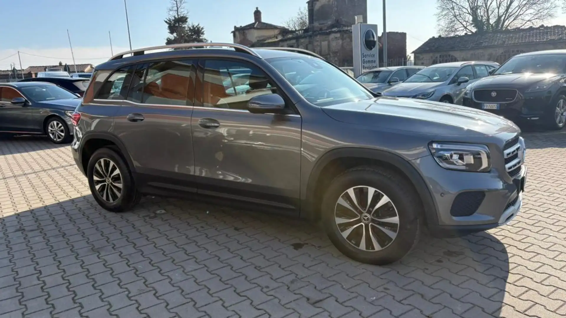 Mercedes-Benz GLB 180 d Automatic Business Extra Grau - 2