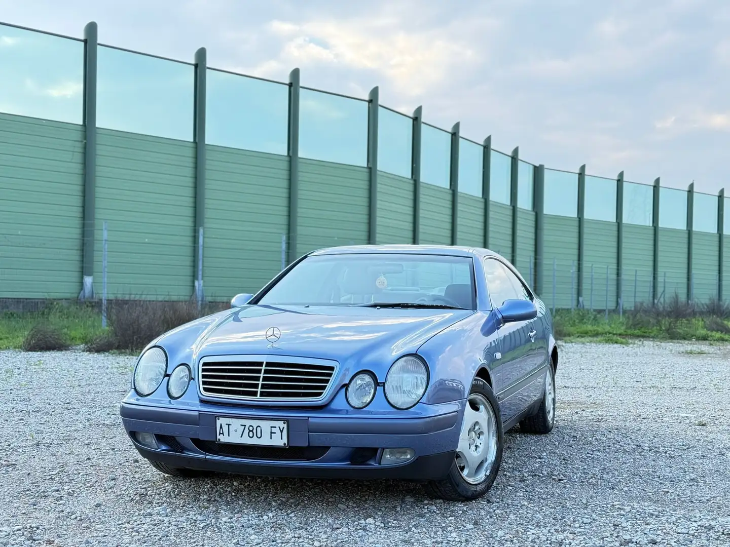 Mercedes-Benz CLK 200 Albastru - 1