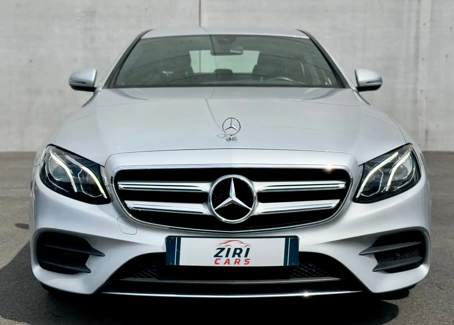 Mercedes-Benz E 200 d Business Solution AMG (EU6d-TEMP - 1st Eigenaar Argent - 2