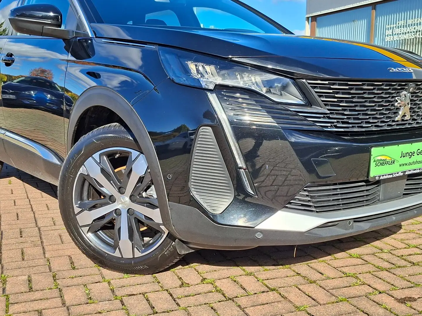 Peugeot 3008 AllurePack AT+LED+NAVI+KLIMAAU+SHZ+360°CAM+ Schwarz - 2