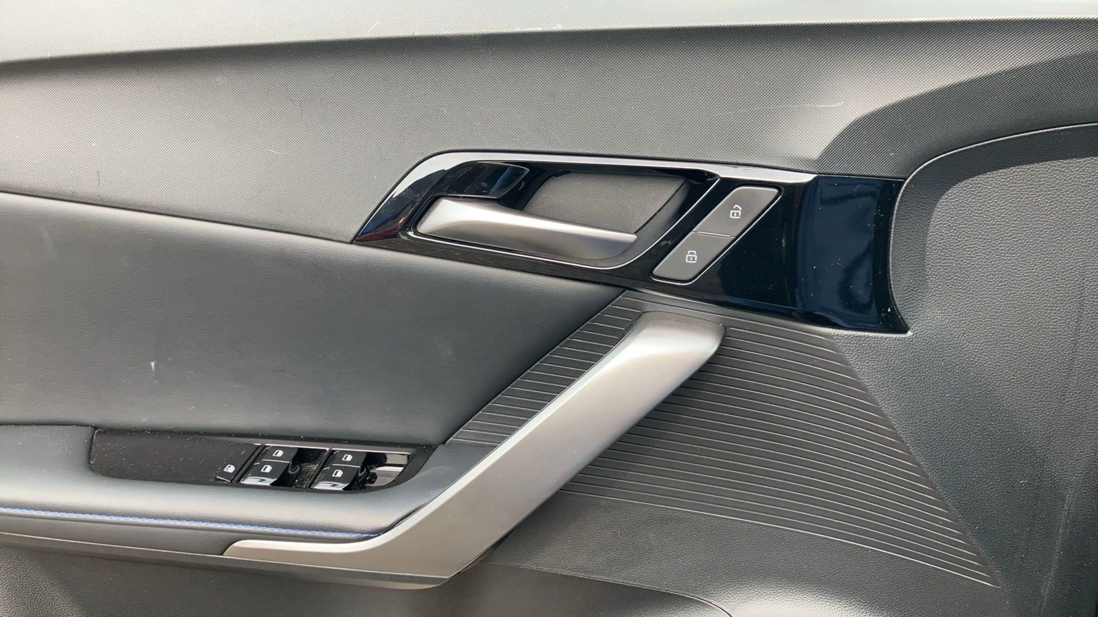 MG MG4 Electric Luxury 64 kWh | Navi | Led Koplampen | 36 — photo 11