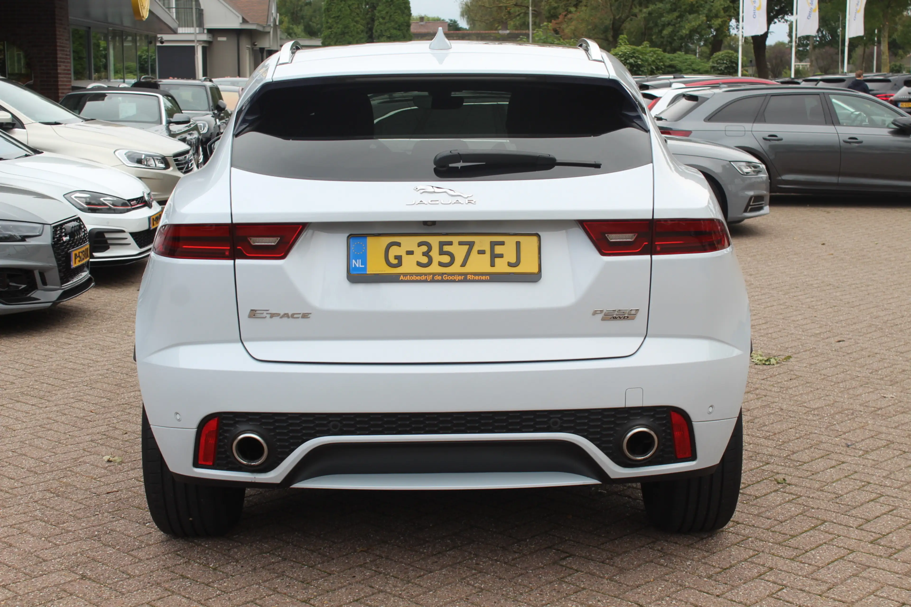 Jaguar E-Pace 2.0 P250 AWD SE / Panoramadak / Camera / Head-up / — photo 15