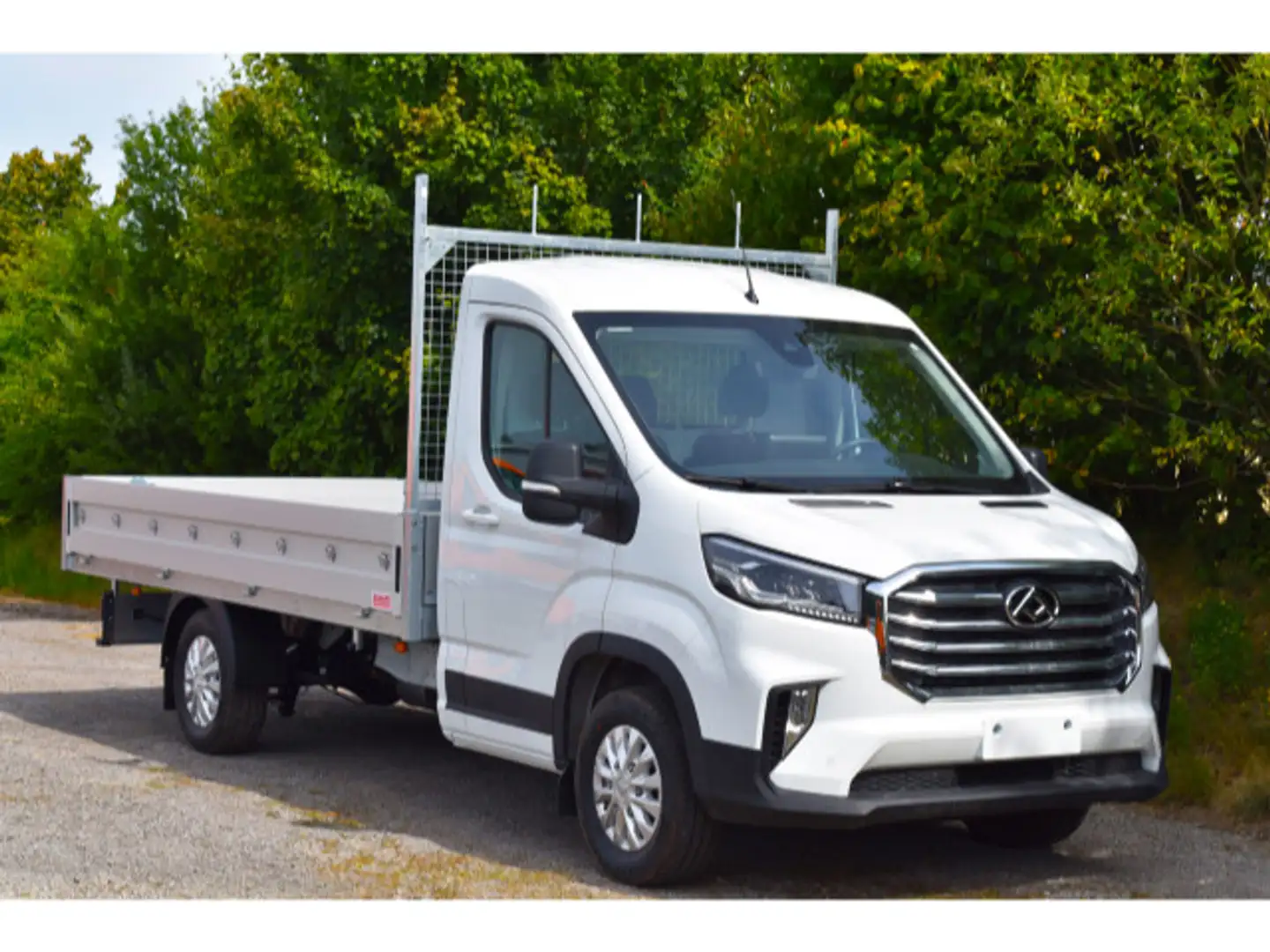 Maxus eDELIVER9 L3 Fahrgestell mit Schutz Pritschenauf Bianco - 1