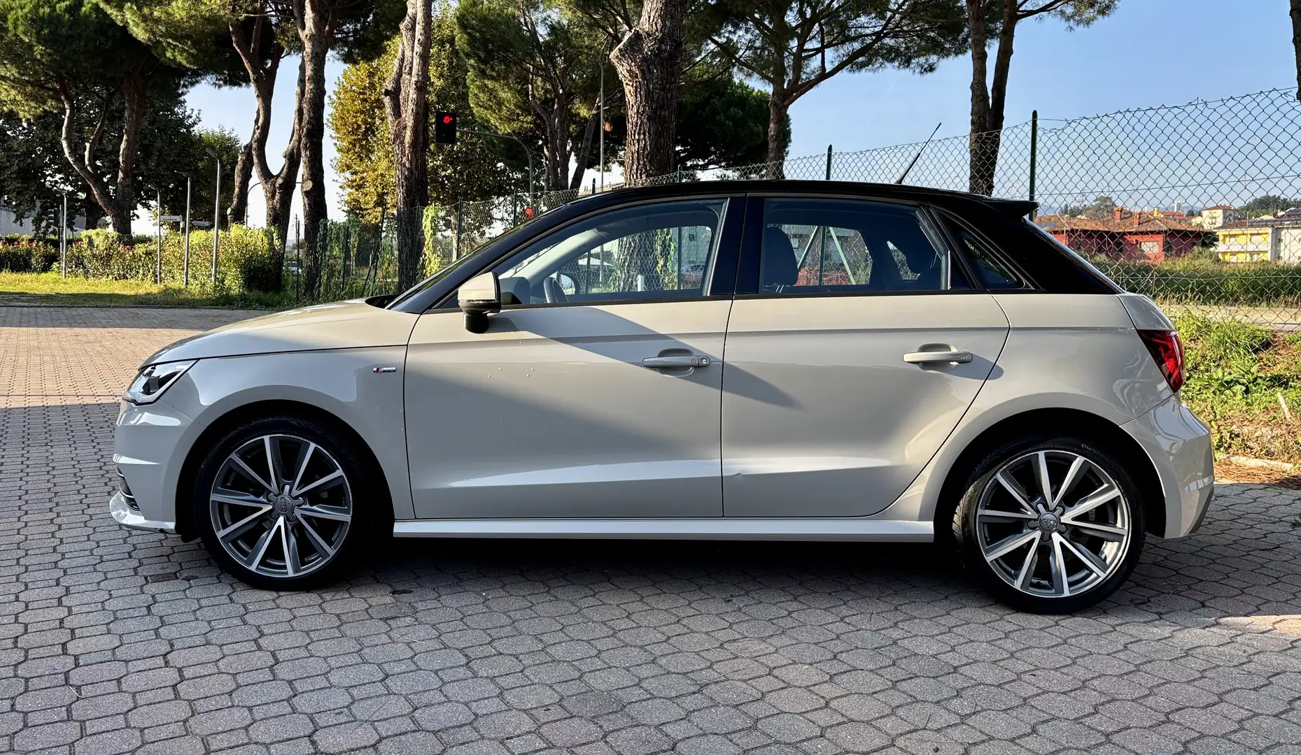 Audi A1 A1 I Sportback Sportback 1.4 tdi Admired s-tronic Gris - 2