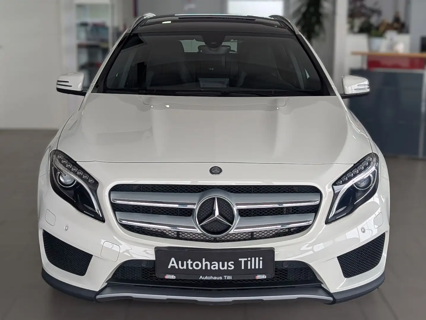 Mercedes-Benz GLA 180 AMG Line Aut. /Xenon/Pano/Kamera/SHZ Weiß - 2
