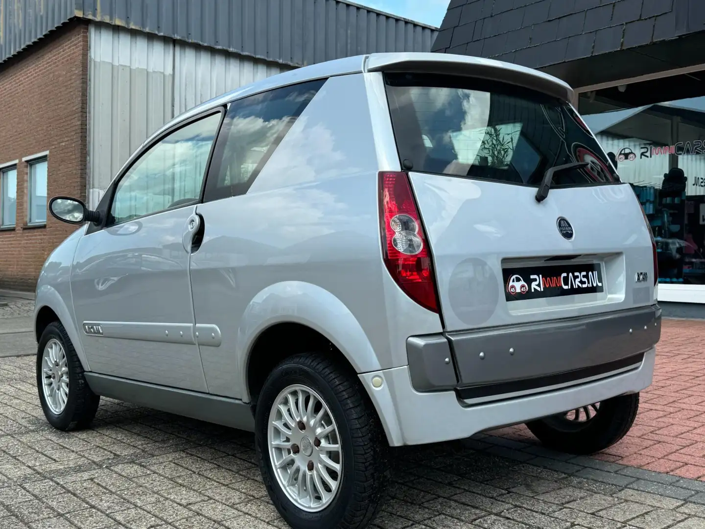 Aixam Roadline Brommobiel A741 Superluxe | Ruime kofferbak | Gara Argintiu - 2