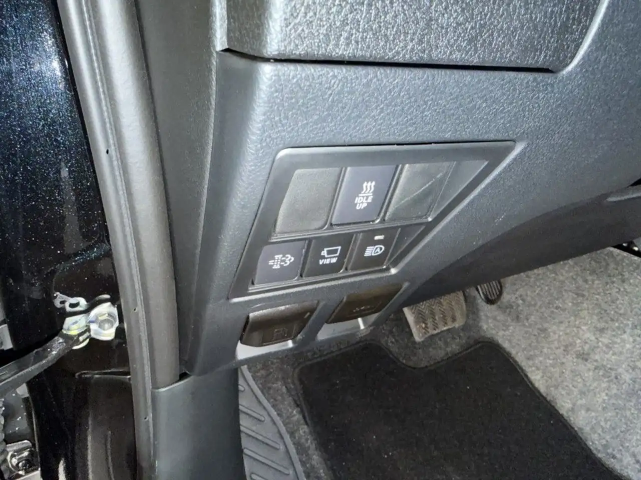 Toyota Hilux 4x4 Double Cab MHEV Autm. Invincible 13