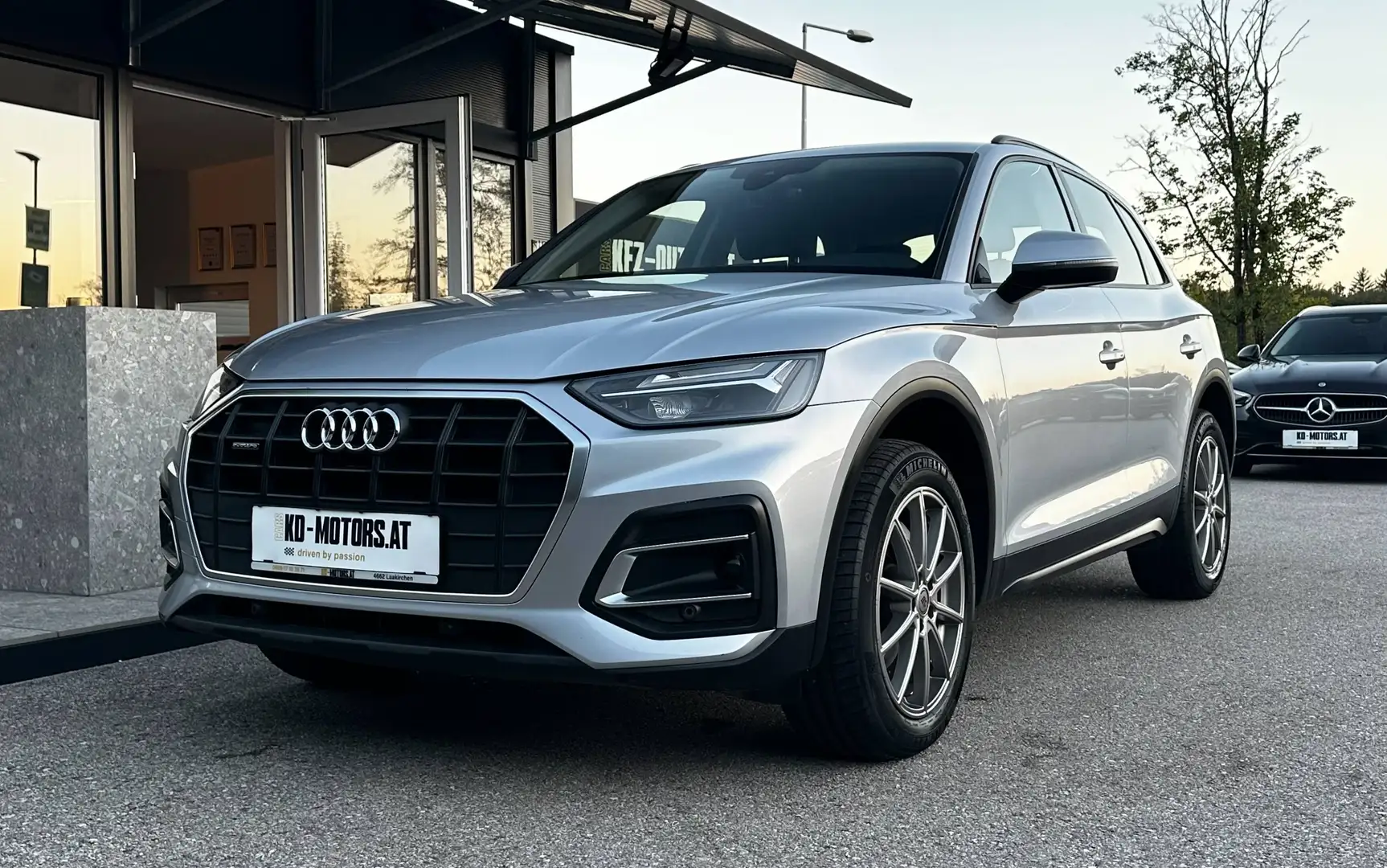 Audi Q5 40 TDI Quattro*1.Besitz*19"*Navi*Virtual*Ambiente* Silber - 1