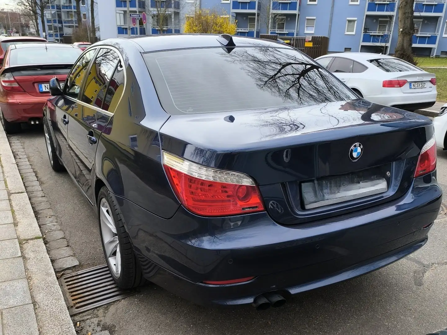 BMW 530 530i Sport-Aut. Modrá - 2