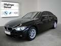 BMW 320 i xDrive Schwarz - thumbnail 2