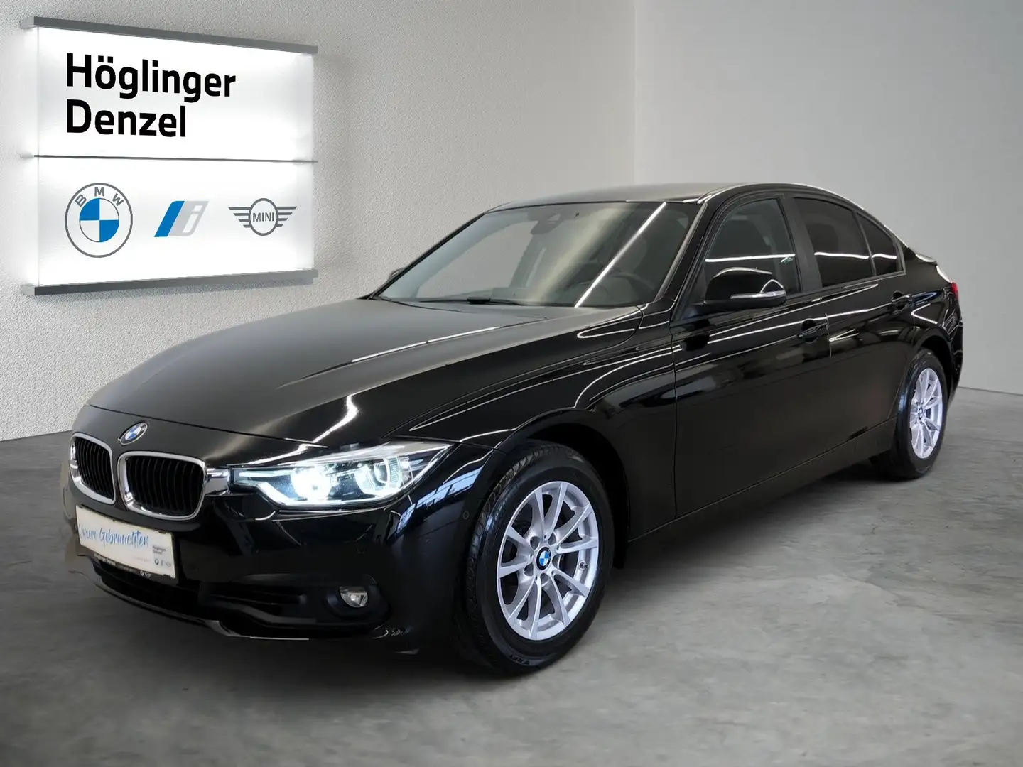 BMW 320 i xDrive Schwarz - 2