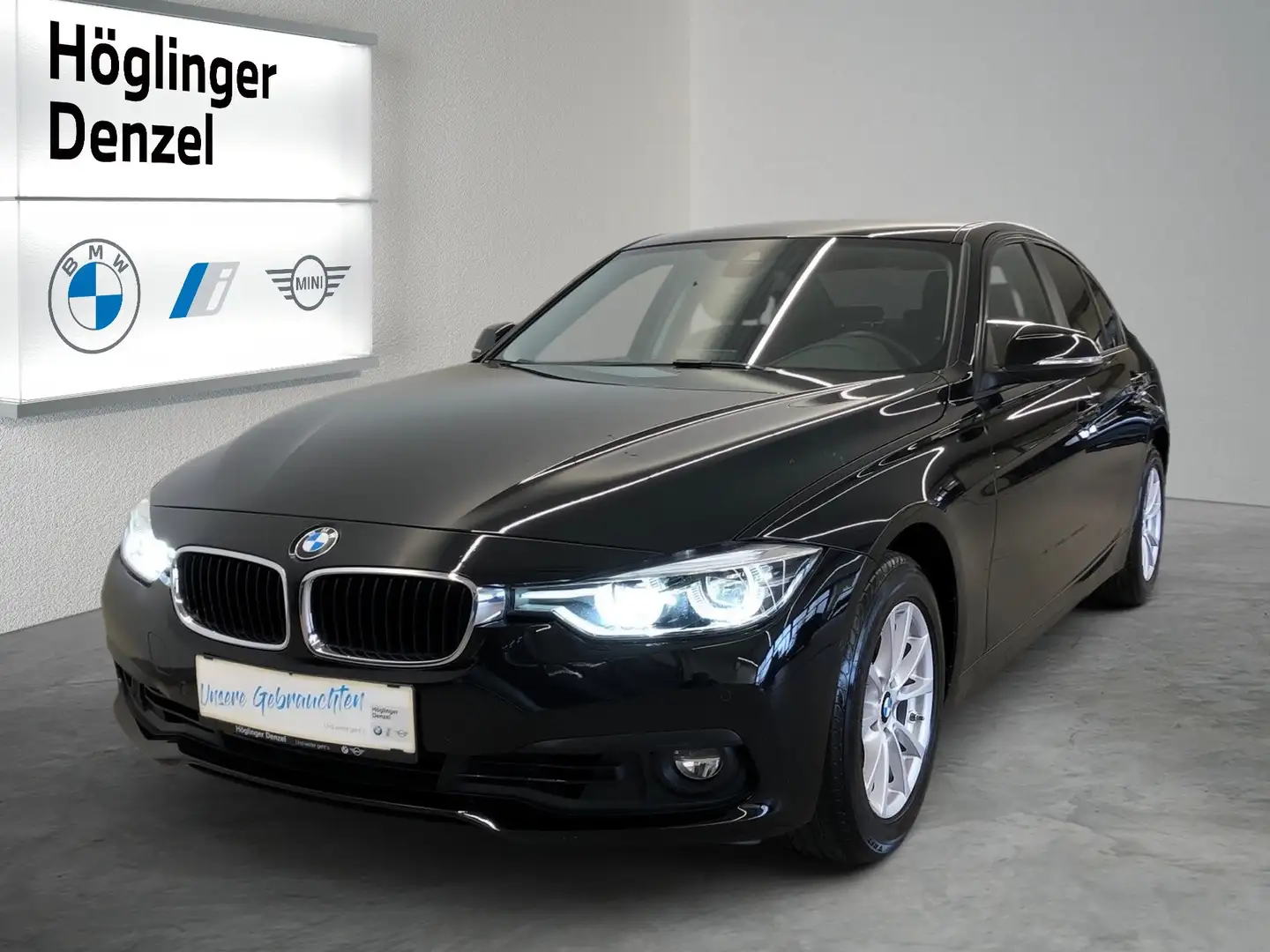 BMW 320 i xDrive Schwarz - 1