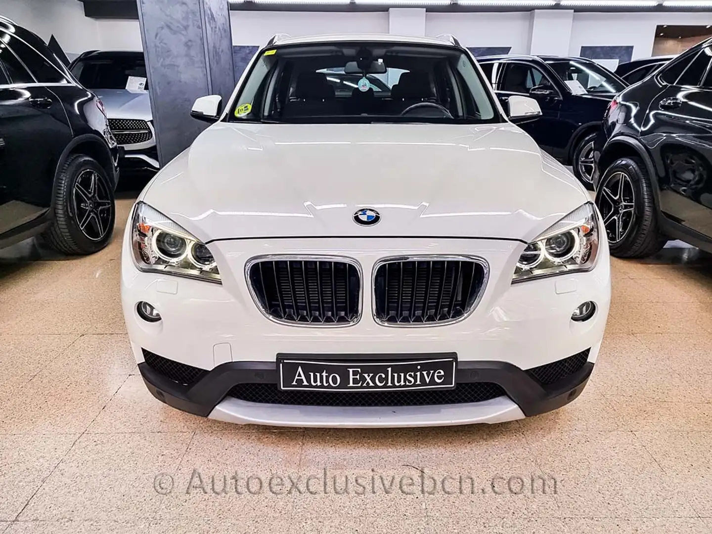 BMW X1 sDrive 16d Bílá - 1