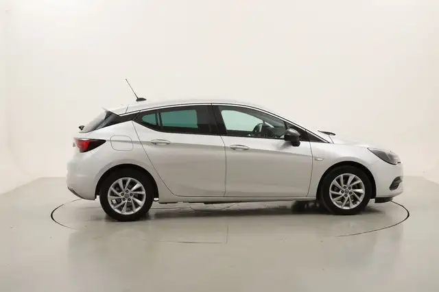 Opel Astra view 6