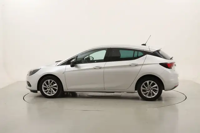 Opel Astra view 2