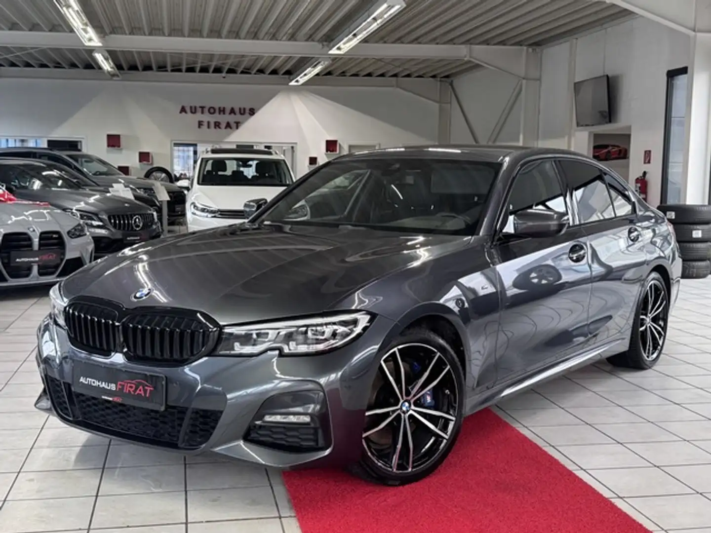 BMW 330 d xDrive M Sport Grau - 2
