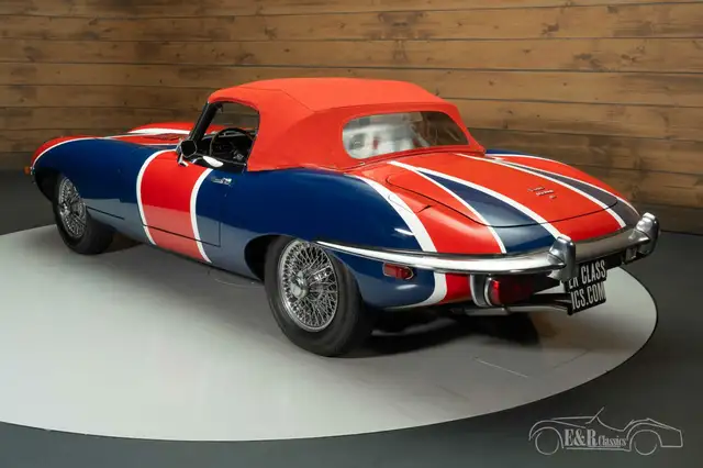 Jaguar E-Type view 7