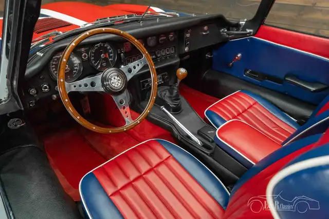 Jaguar E-Type view 9