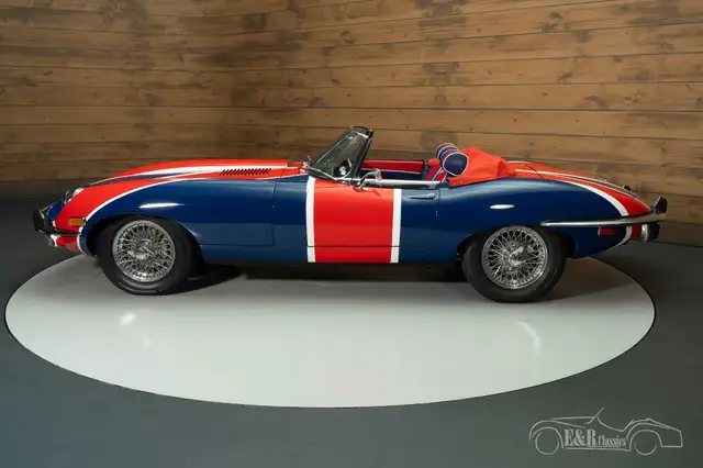 Jaguar E-Type view 4