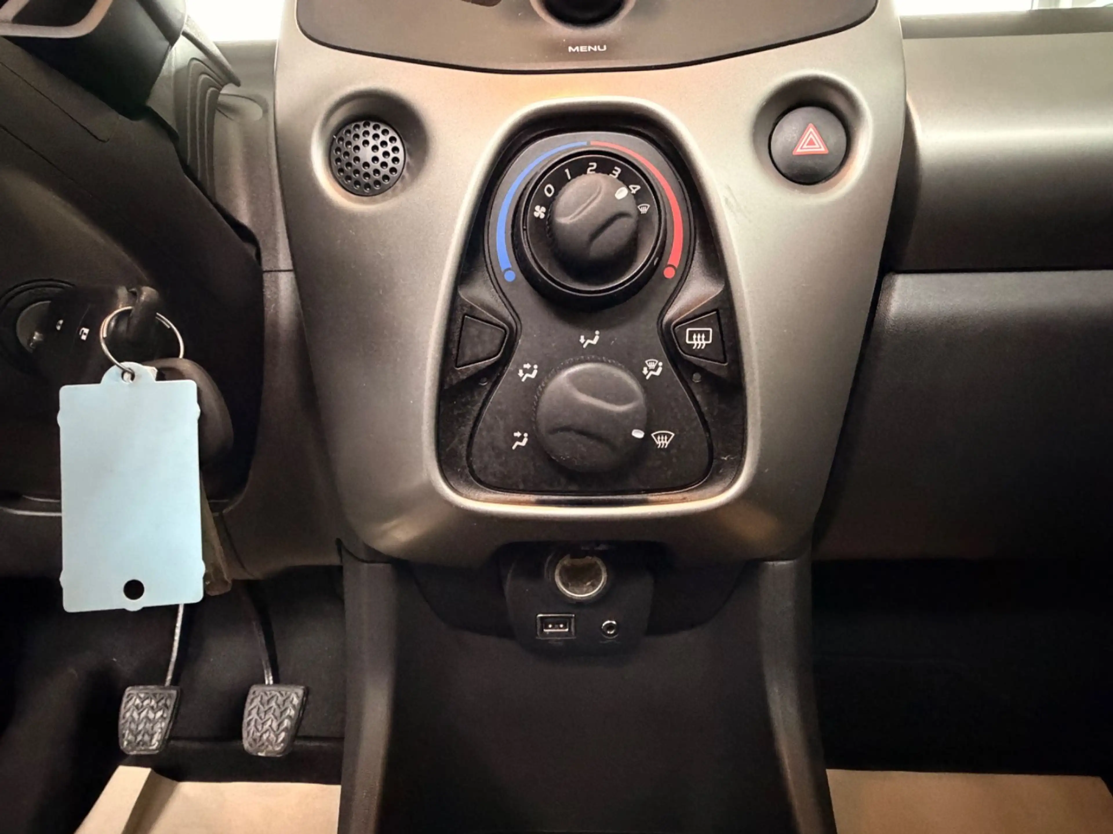 Citroen C1 Airscape Feel*1.DR Hand*Faltdach*SHZ* — photo 13