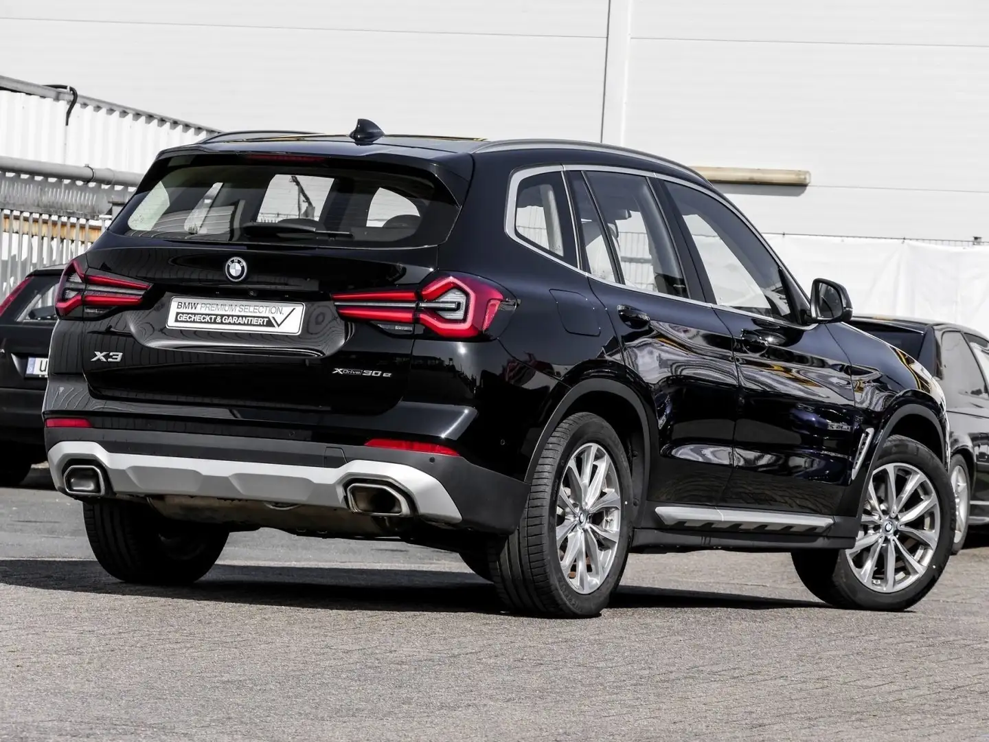 BMW X3 xDrive30e LASER+AHK+HuD+DA+PA+HiFi Schwarz - 2