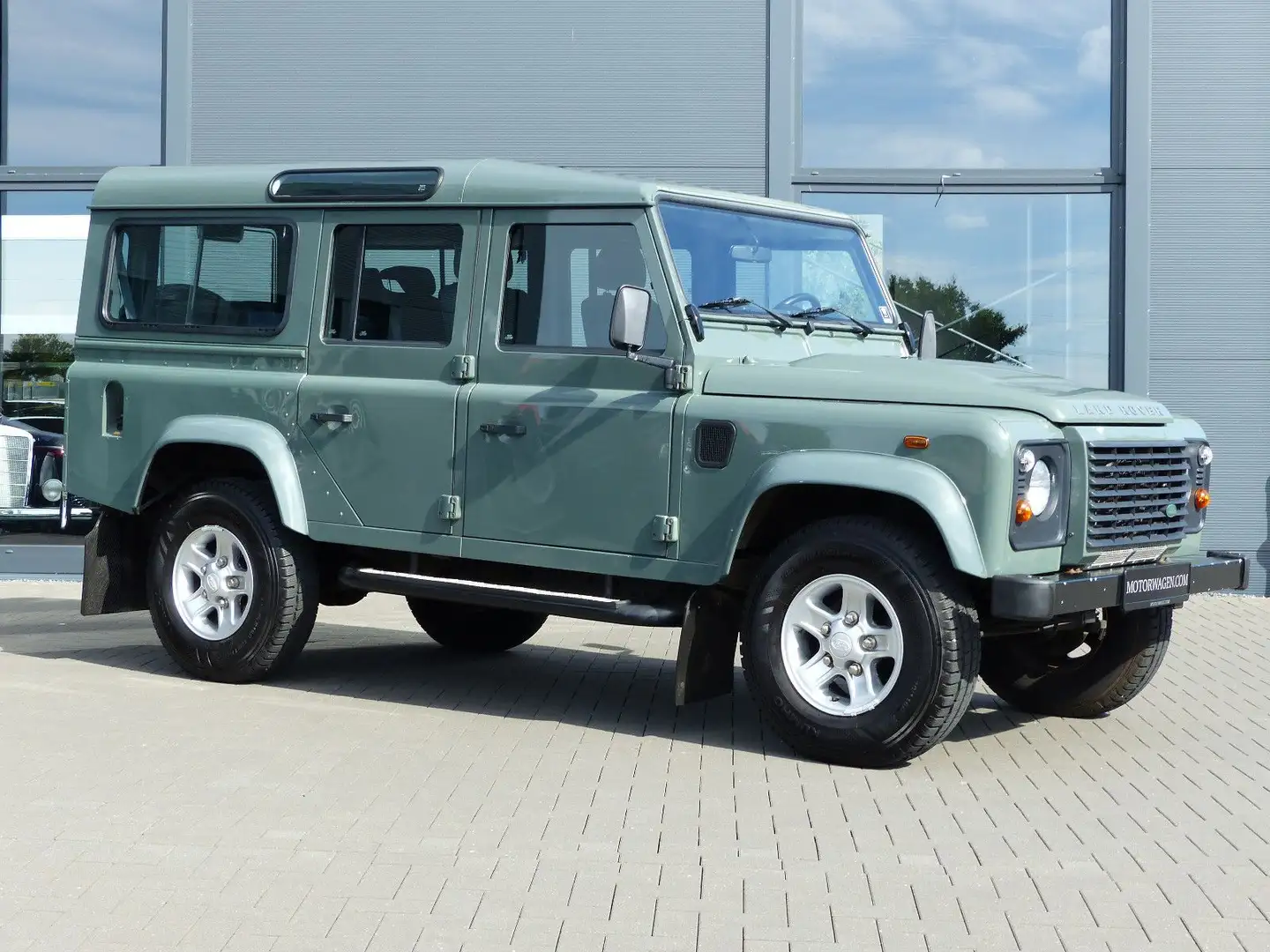 Land Rover Defender 110 D AUTOMATIK !! Grün - 2