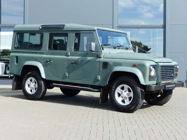 Land Rover Defender 110  D AUTOMATIK !!