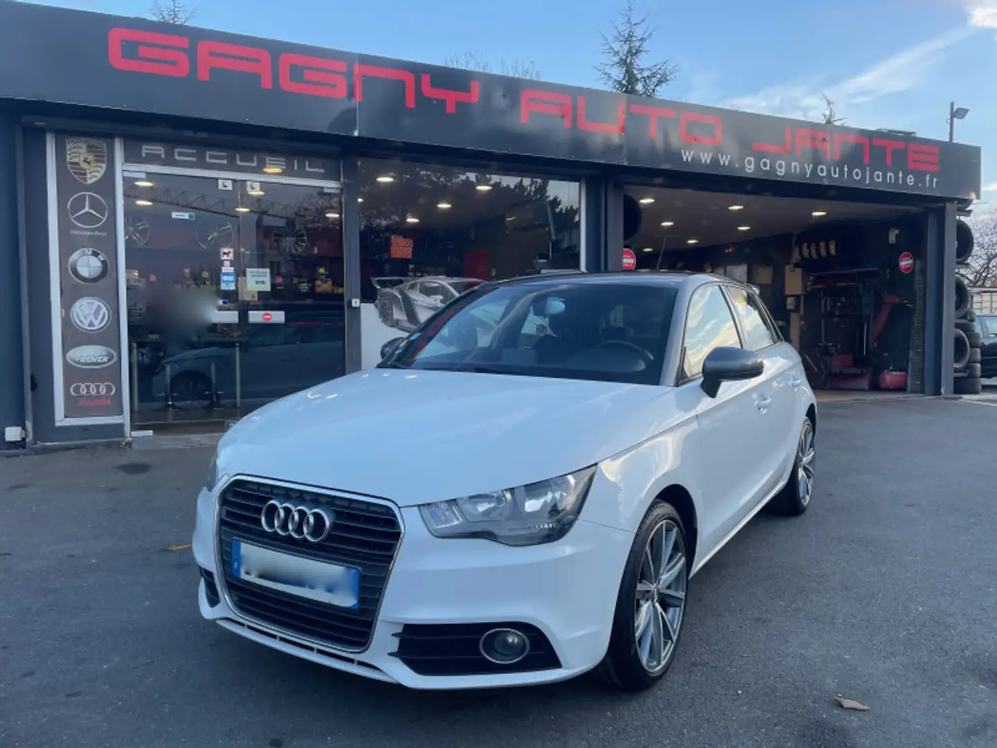 Audi A1 1.2 TFSI 86CH AMBITION Blanc - 1