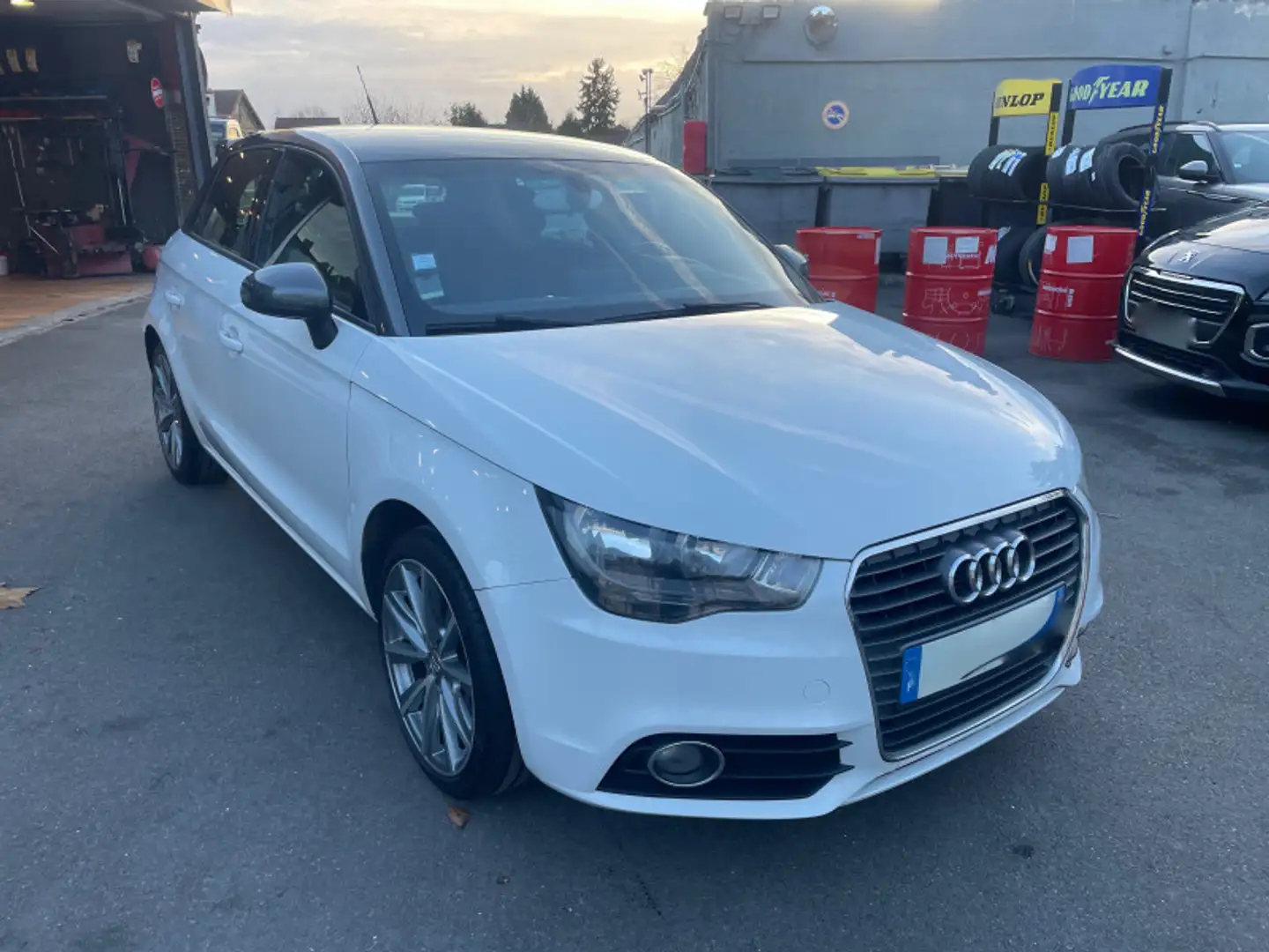 Audi A1 1.2 TFSI 86CH AMBITION Blanc - 2