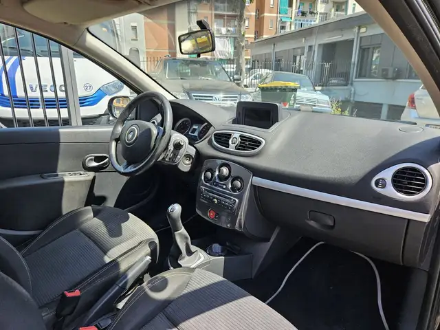 Renault Clio view 9