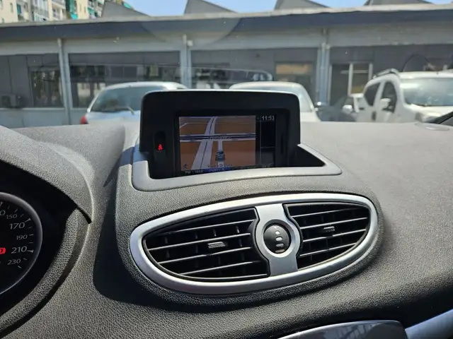 Renault Clio view 13