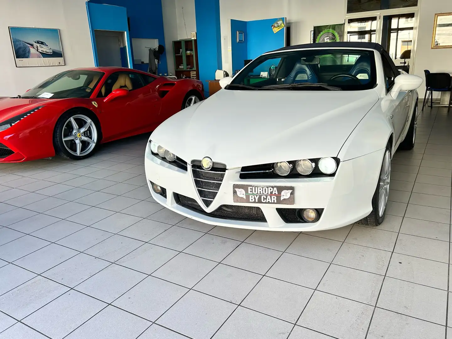 Alfa Romeo Spider 2.4 jdm 200cv q-tronic Bianco - 1