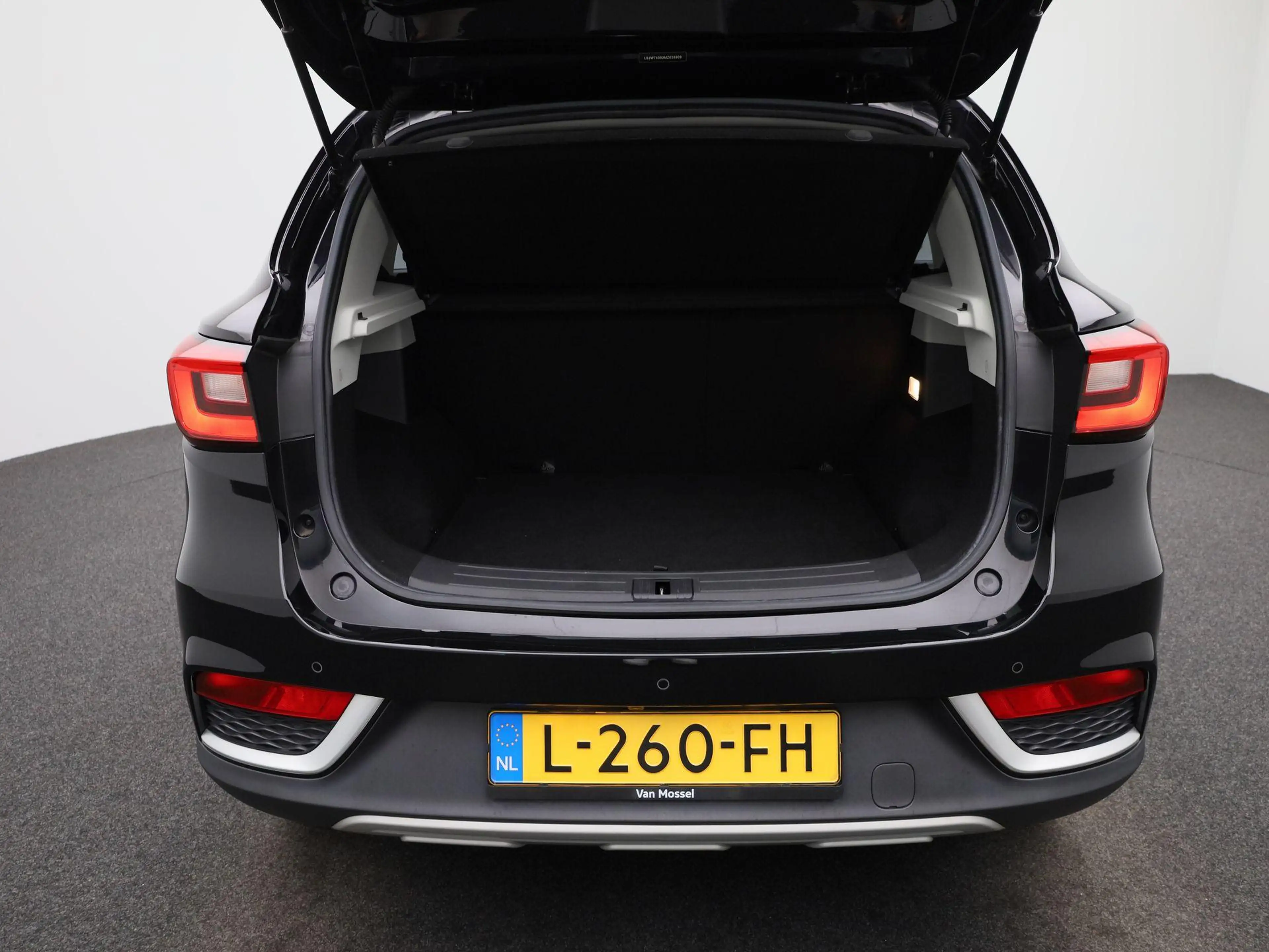 MG ZS EV Luxury 45 kWh — photo 13