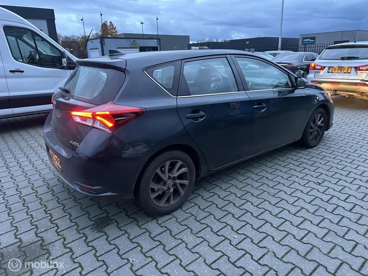 Toyota Auris 1.4D Trend inclusief btw Grijs - 2