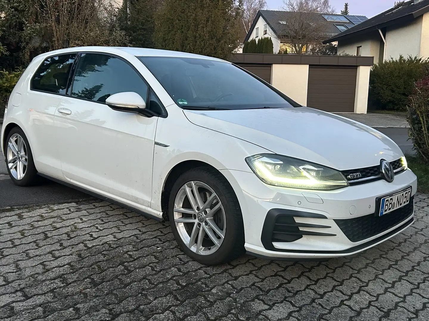 Volkswagen Golf GTD GTD BMT/Start-Stopp Bílá - 2