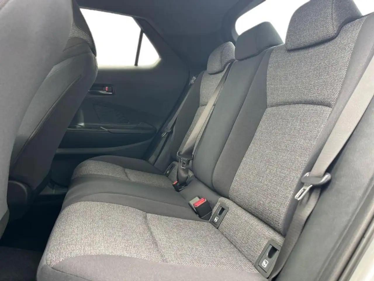 Toyota C-HR 2026 — фото 9