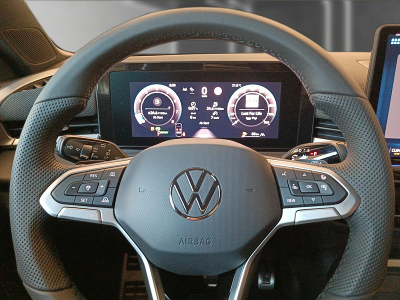 Volkswagen T-Roc R-Line 1.5 l eTSI *RFK*Klima*Shzg* — photo 11
