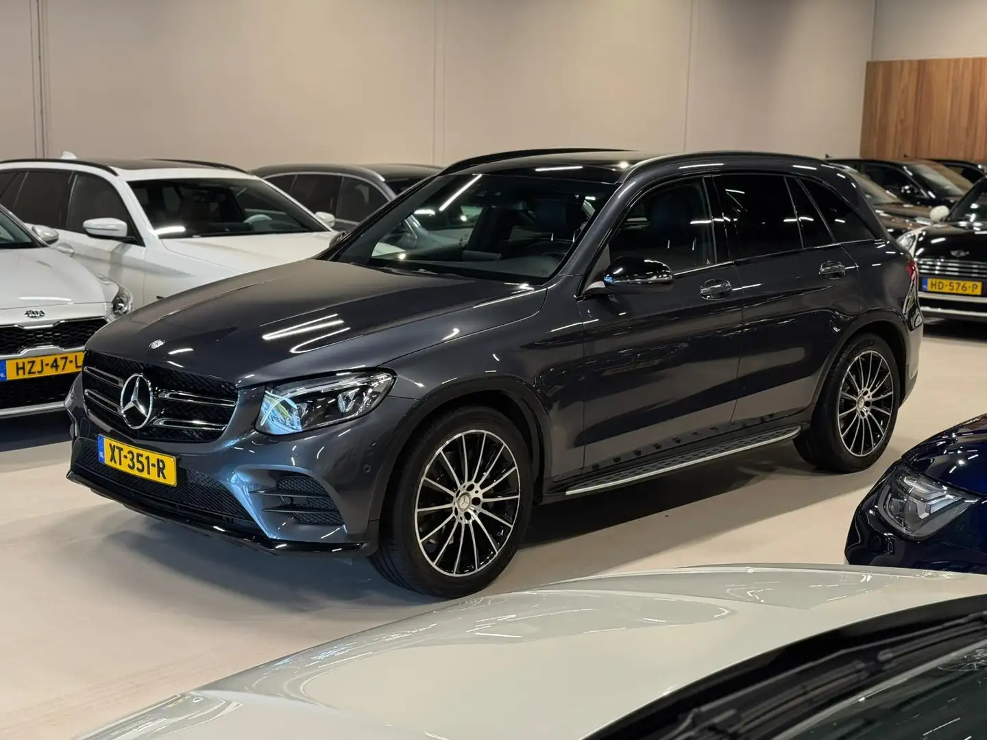 Mercedes-Benz GLC 250 4MATIC, AMG Line, Night Pakket, Pano, Command, Cam Gris - 1