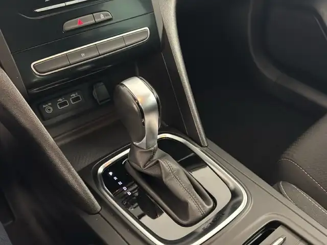 Renault Megane view 12