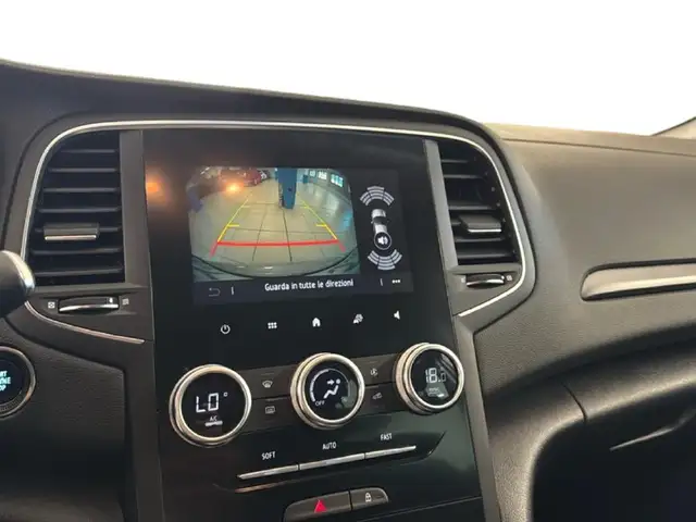 Renault Megane view 10