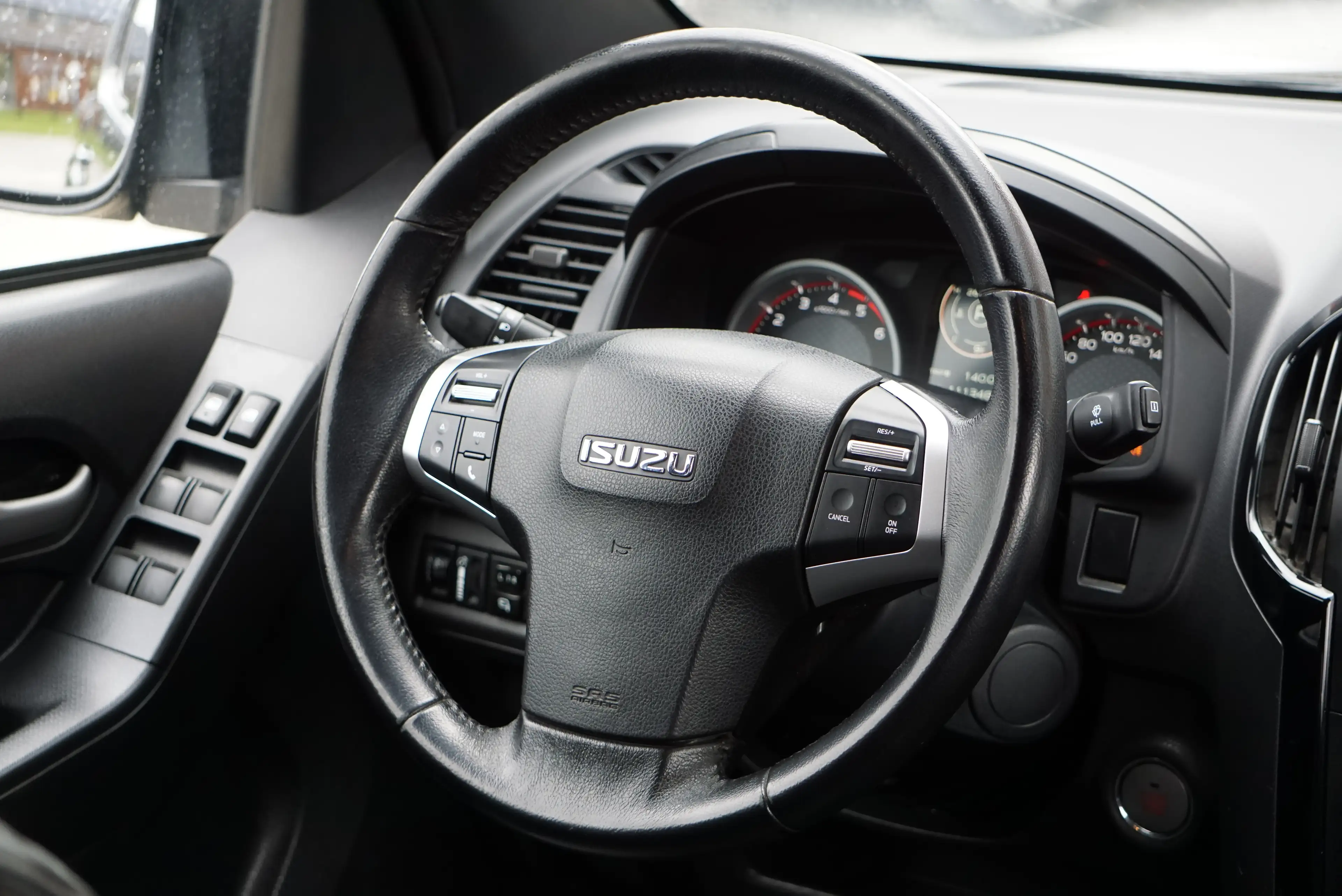 Isuzu D-Max 1.9 Turbo D 4WD LSX BOITE-AUTO NAVI CAM CRUISE — photo 15