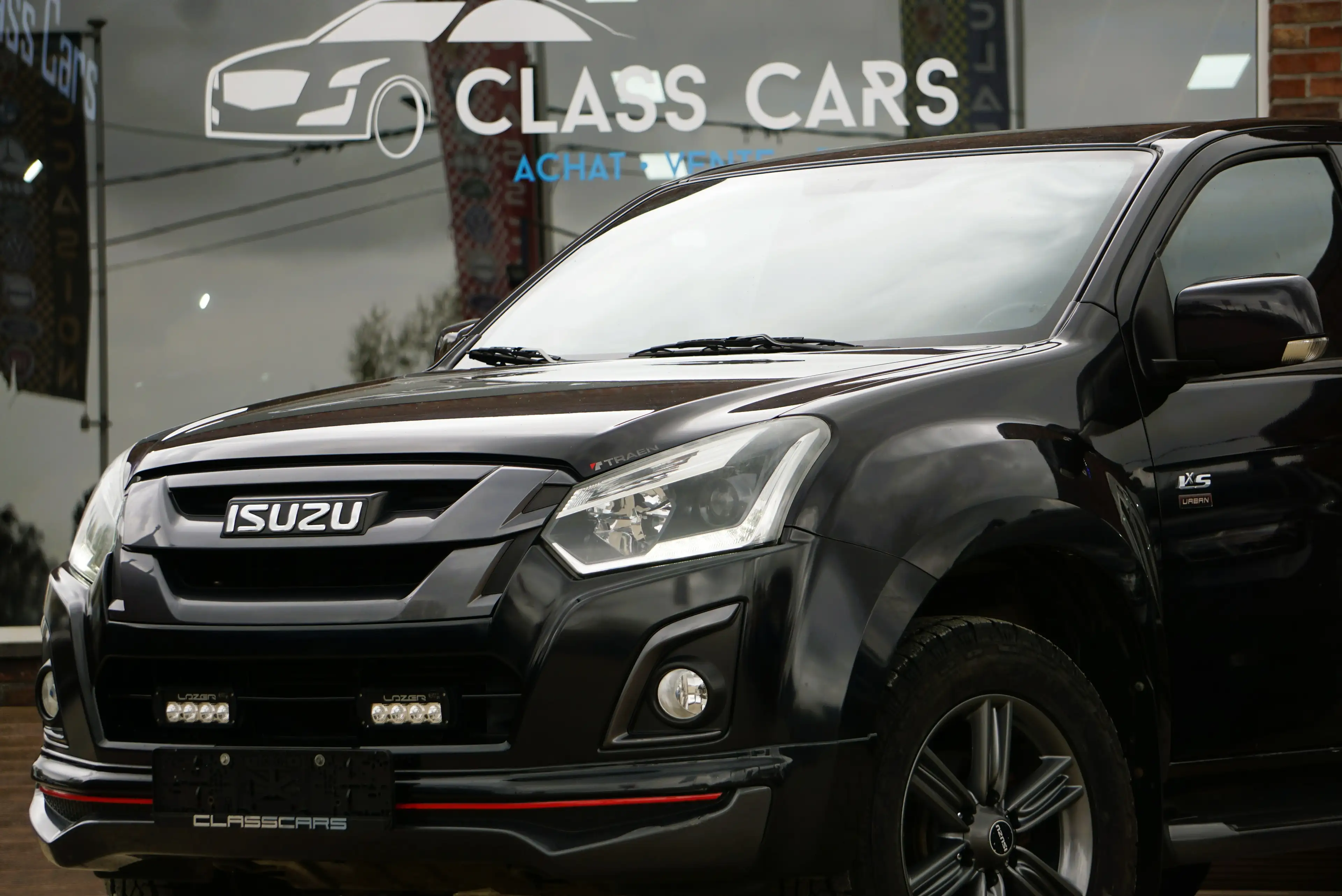 Isuzu D-Max 1.9 Turbo D 4WD LSX BOITE-AUTO NAVI CAM CRUISE — photo 2