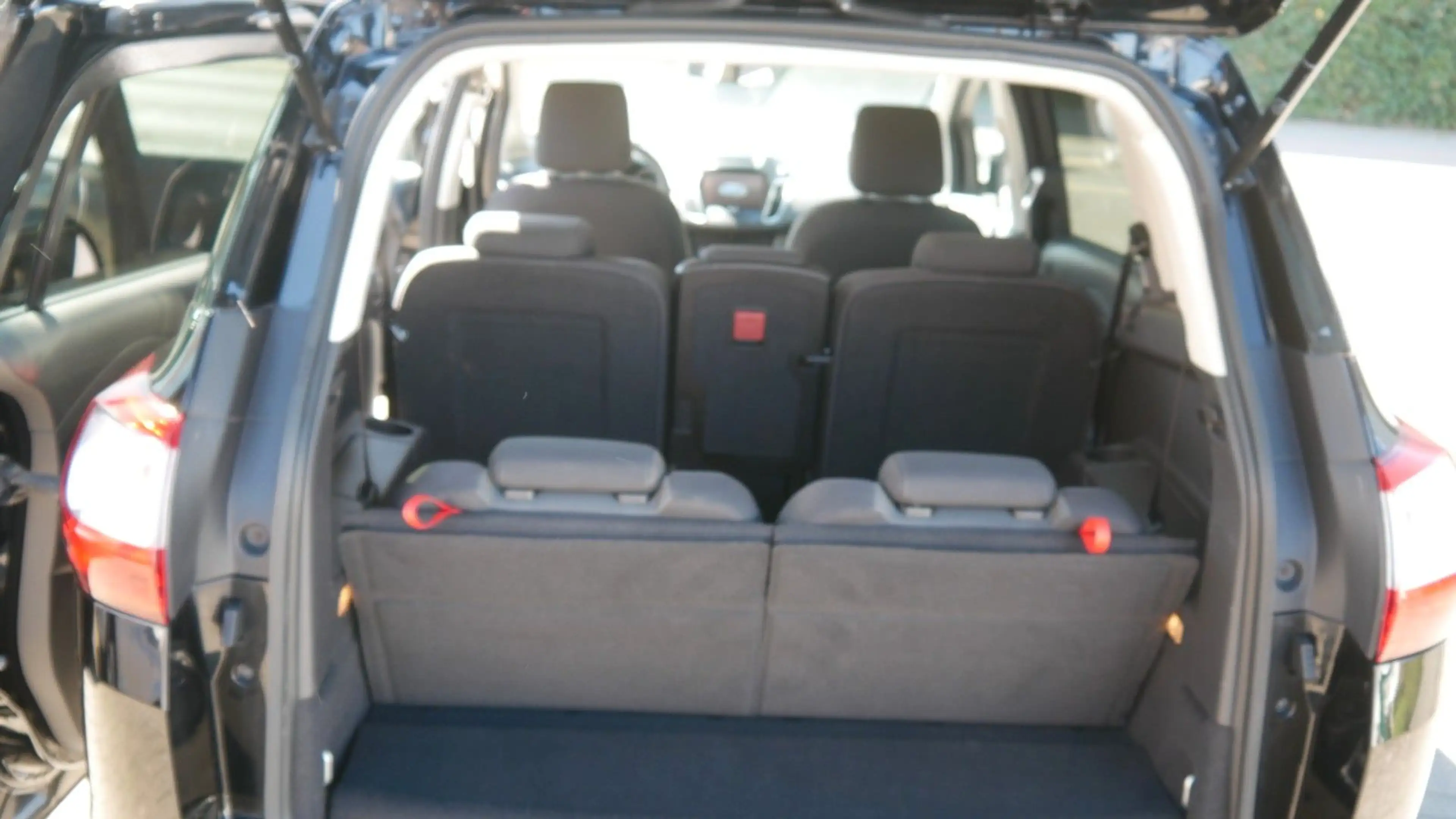 Ford Grand C-Max Titanium — photo 11