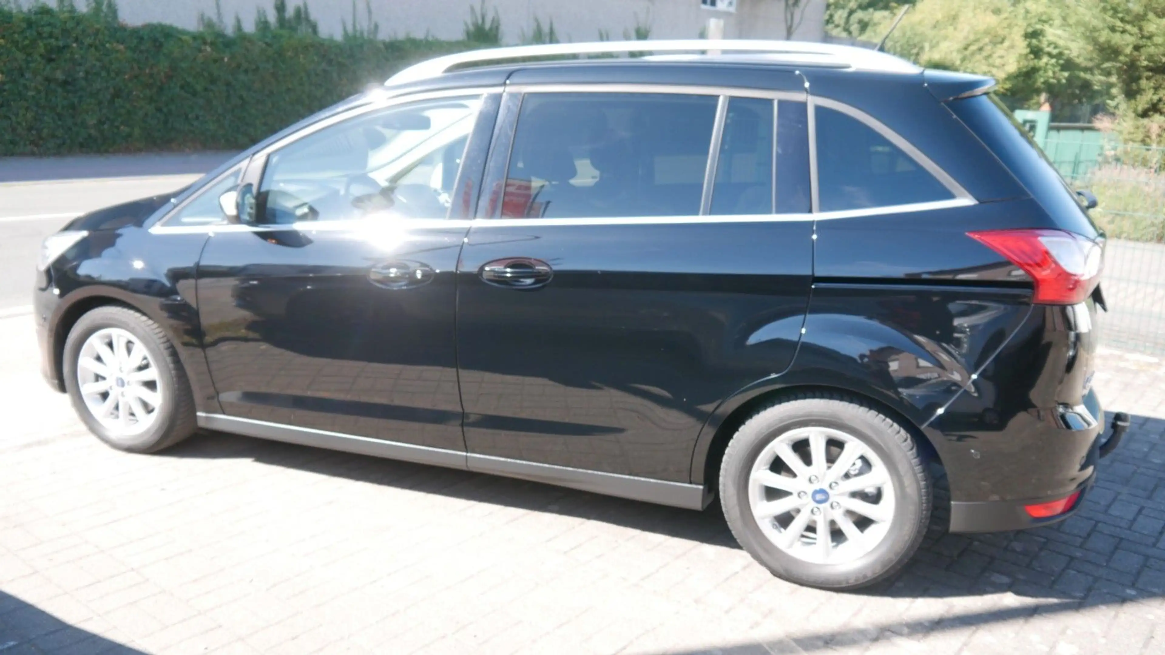 Ford Grand C-Max Titanium — photo 3