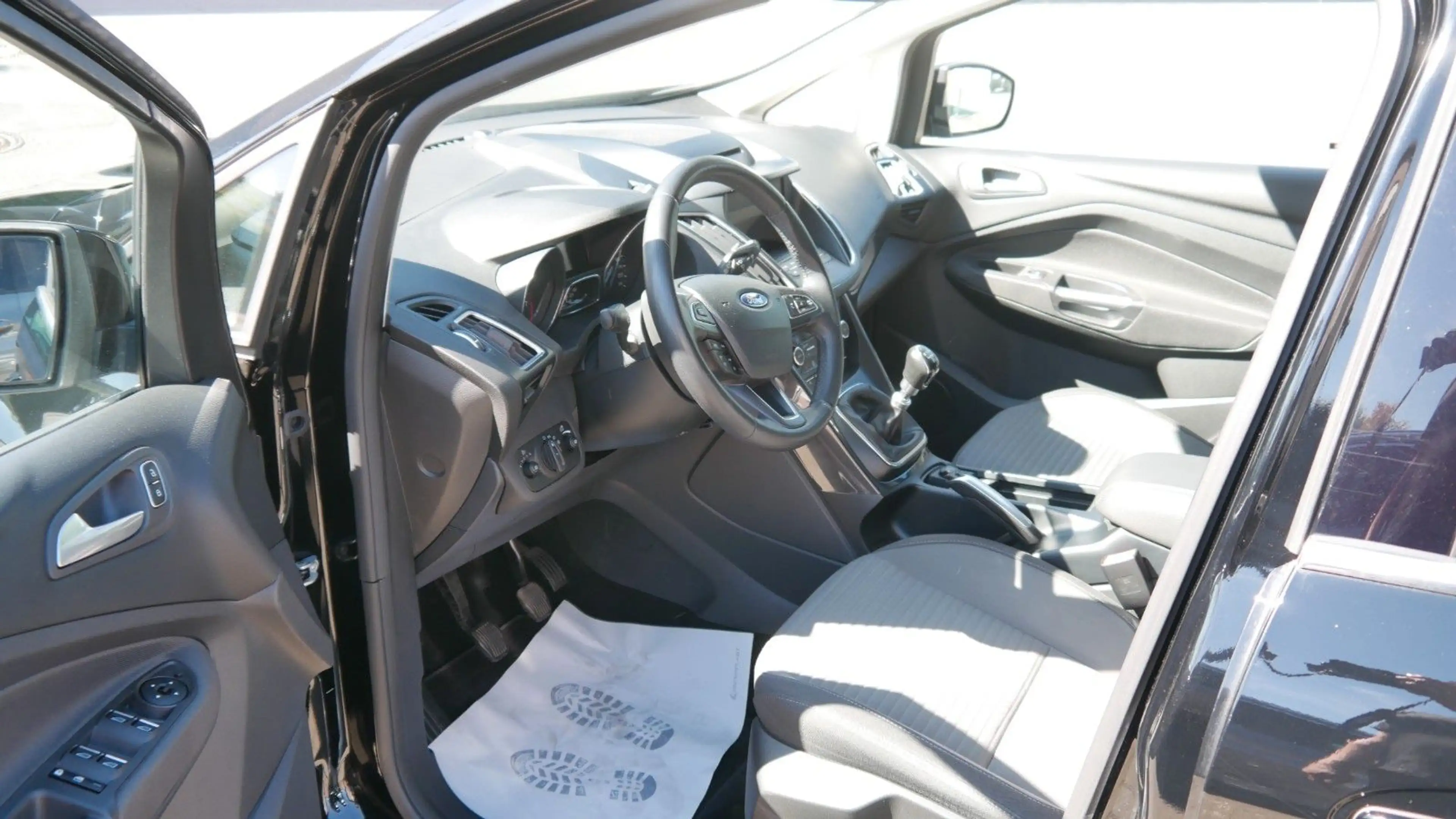 Ford Grand C-Max Titanium — photo 8